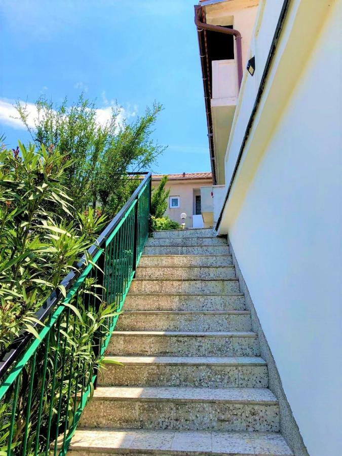 Apartments With Boat Mooring Marija Supetarska Draga Luaran gambar