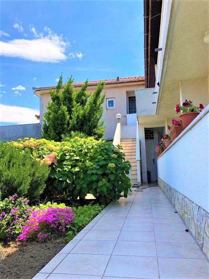 Apartments With Boat Mooring Marija Supetarska Draga Luaran gambar