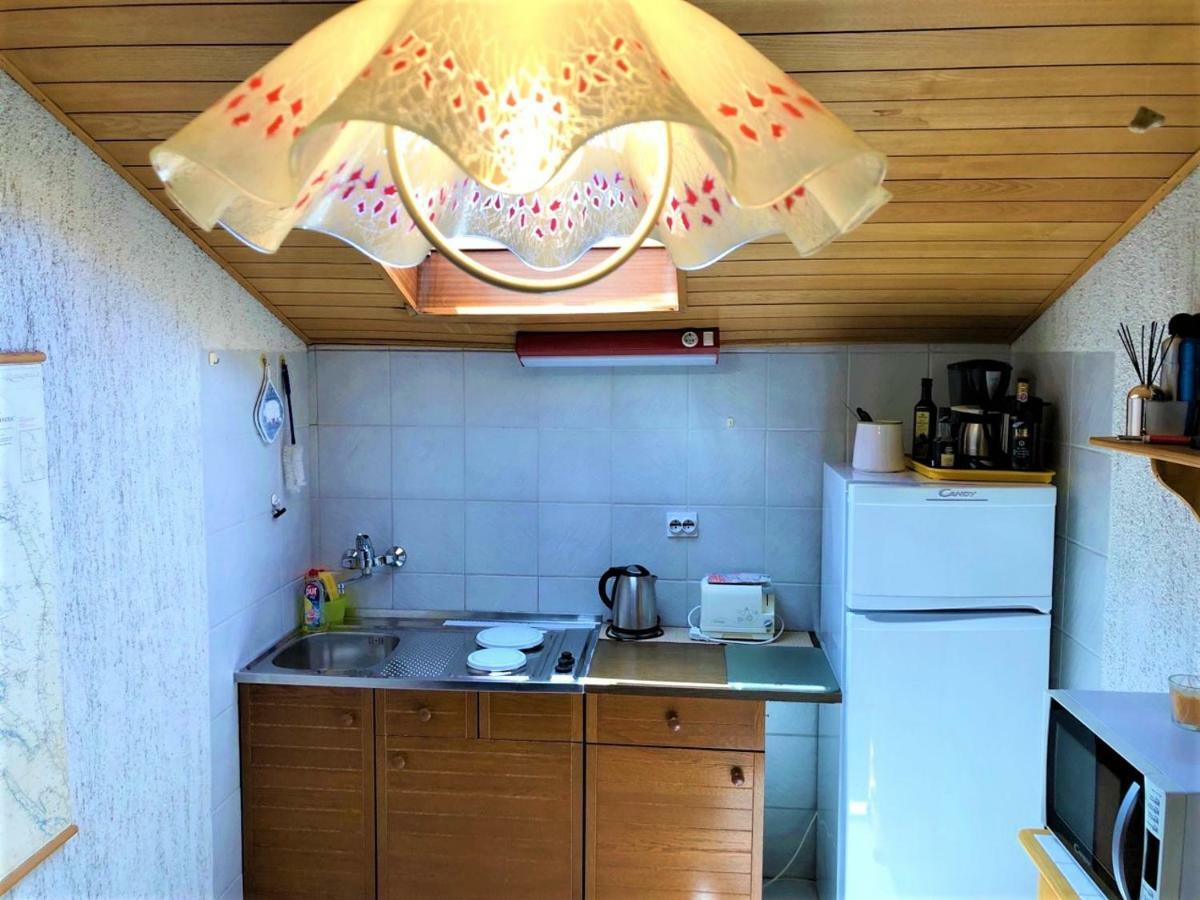 Apartments With Boat Mooring Marija Supetarska Draga Luaran gambar