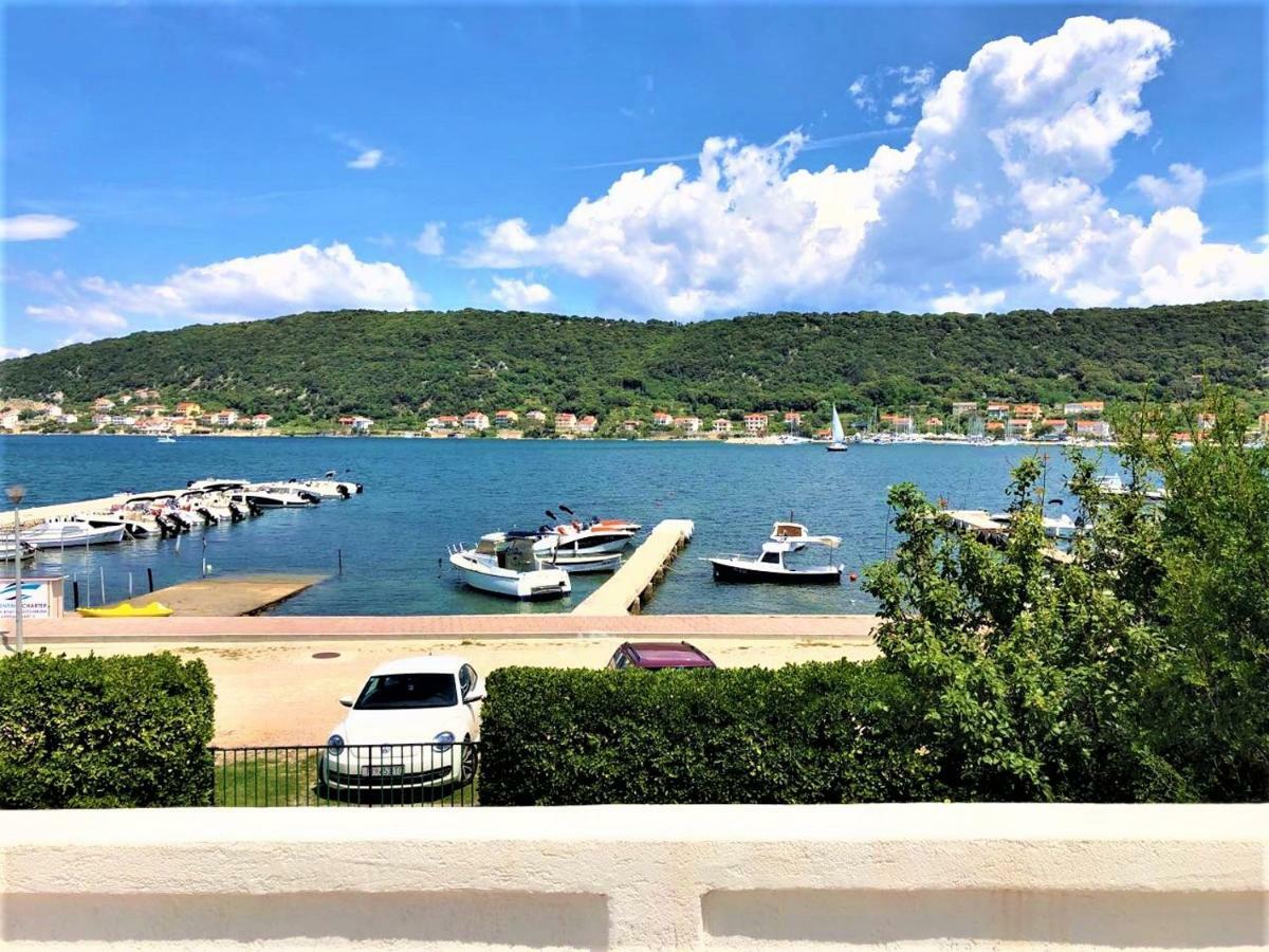 Apartments With Boat Mooring Marija Supetarska Draga Luaran gambar
