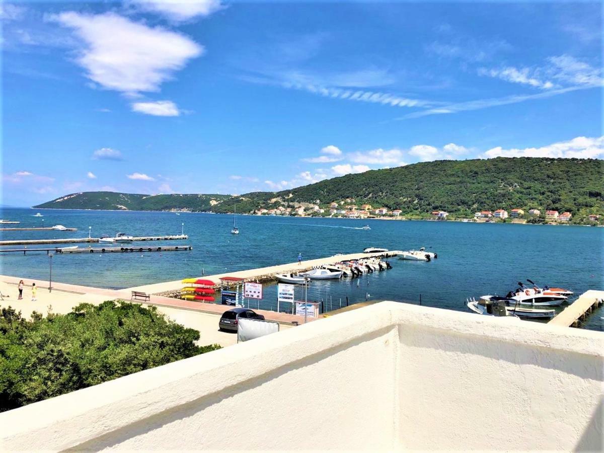Apartments With Boat Mooring Marija Supetarska Draga Luaran gambar