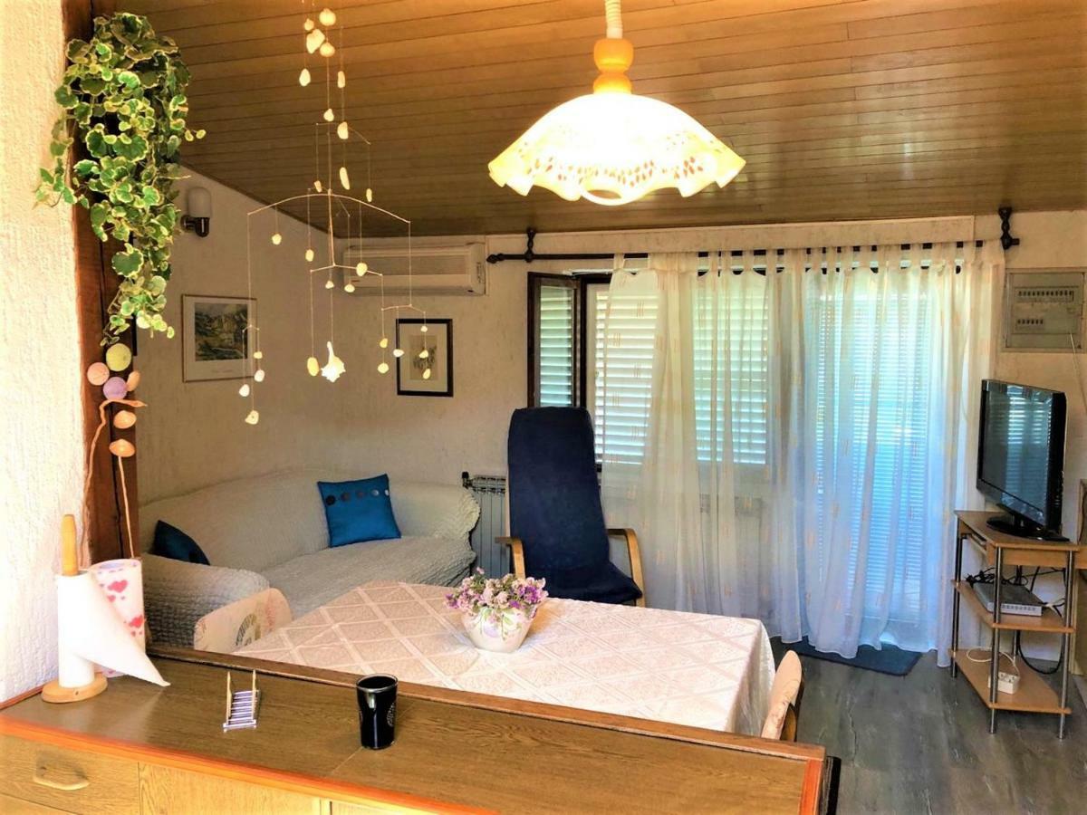 Apartments With Boat Mooring Marija Supetarska Draga Luaran gambar